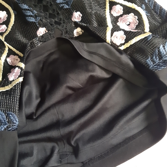 Floral Embroidered Sheath Dress - Picture 9 of 16